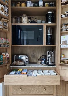 استفاده بهینه از فضای داخلی کابینت: راهکارهای خلاقانه برای نظم و زیبایی