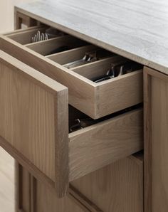 فضای داخلی کابینت